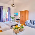 Logas Corfu Перуладес