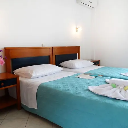 Logas Corfu * Peroulades (Corfu)