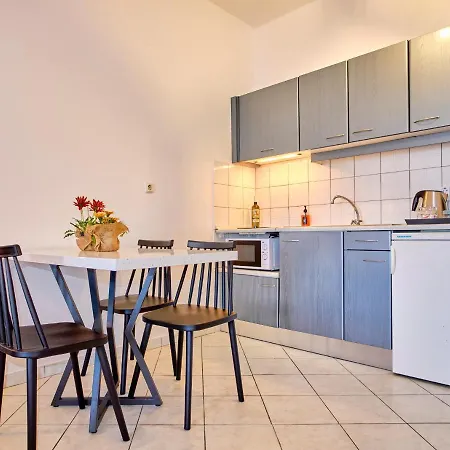 Logas Corfu 페로울라데스