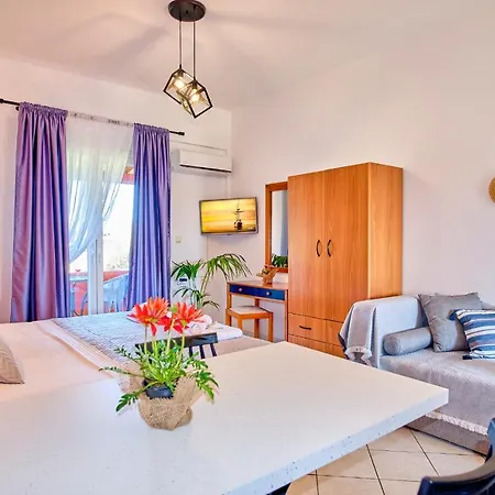 Logas Corfu 페로울라데스